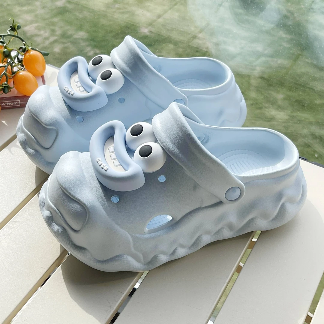 新款夏季防滑厚底透气外穿洞洞鞋可爱卡通可爱居家踩屎感凉拖鞋女