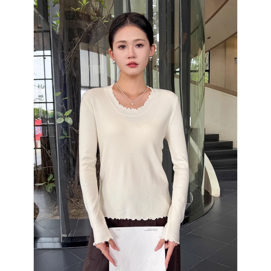 圆领米白色打底衫女2025新款秋冬木耳边休闲针织内搭上衣外穿毛衣