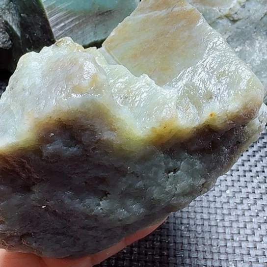 和田玉（糖玉）未镶嵌珠宝半成品