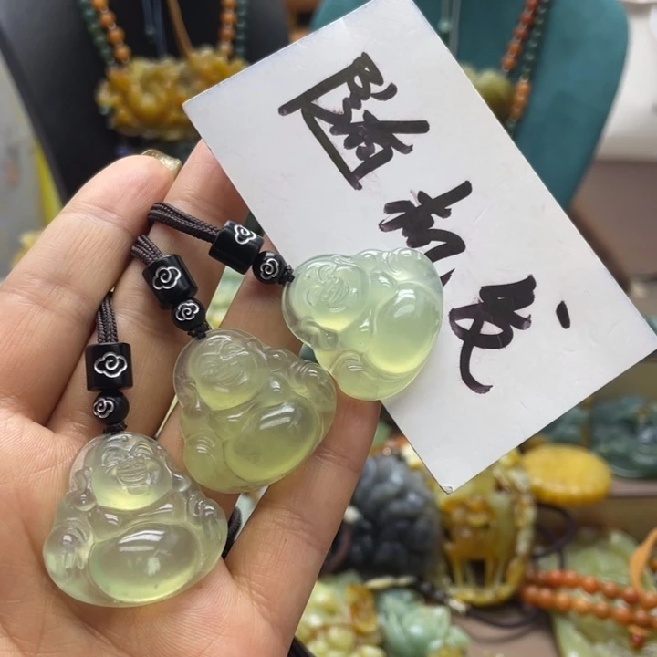 蛇纹石玉未镶嵌颈饰