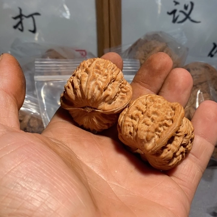 把件文玩核桃郭**。核桃