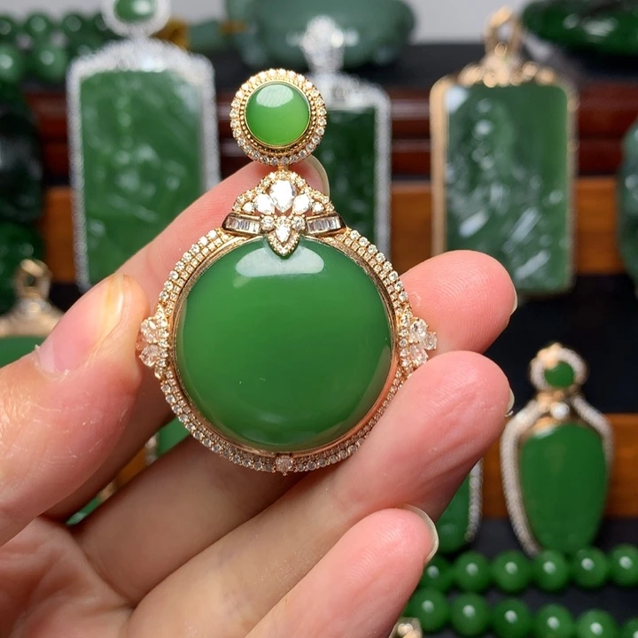 【闪购商品】和田玉（碧玉）18K金镶嵌吊坠(不含链)