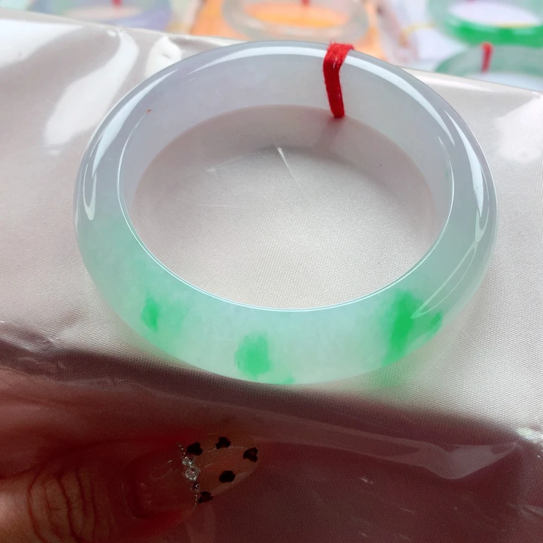 翡翠未镶嵌手镯53.6 阳春白雪种色兼备 灵