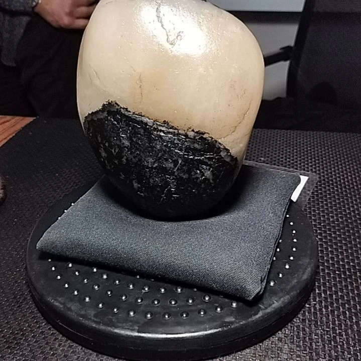 石英质玉未镶嵌新疆额河奇石摆件
