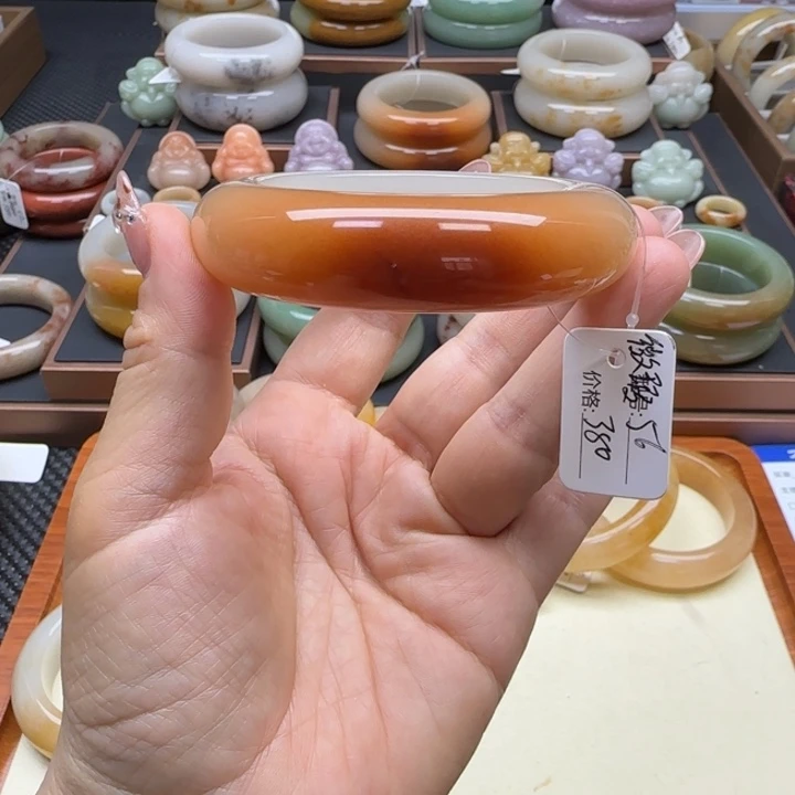 石英岩玉未镶嵌手镯