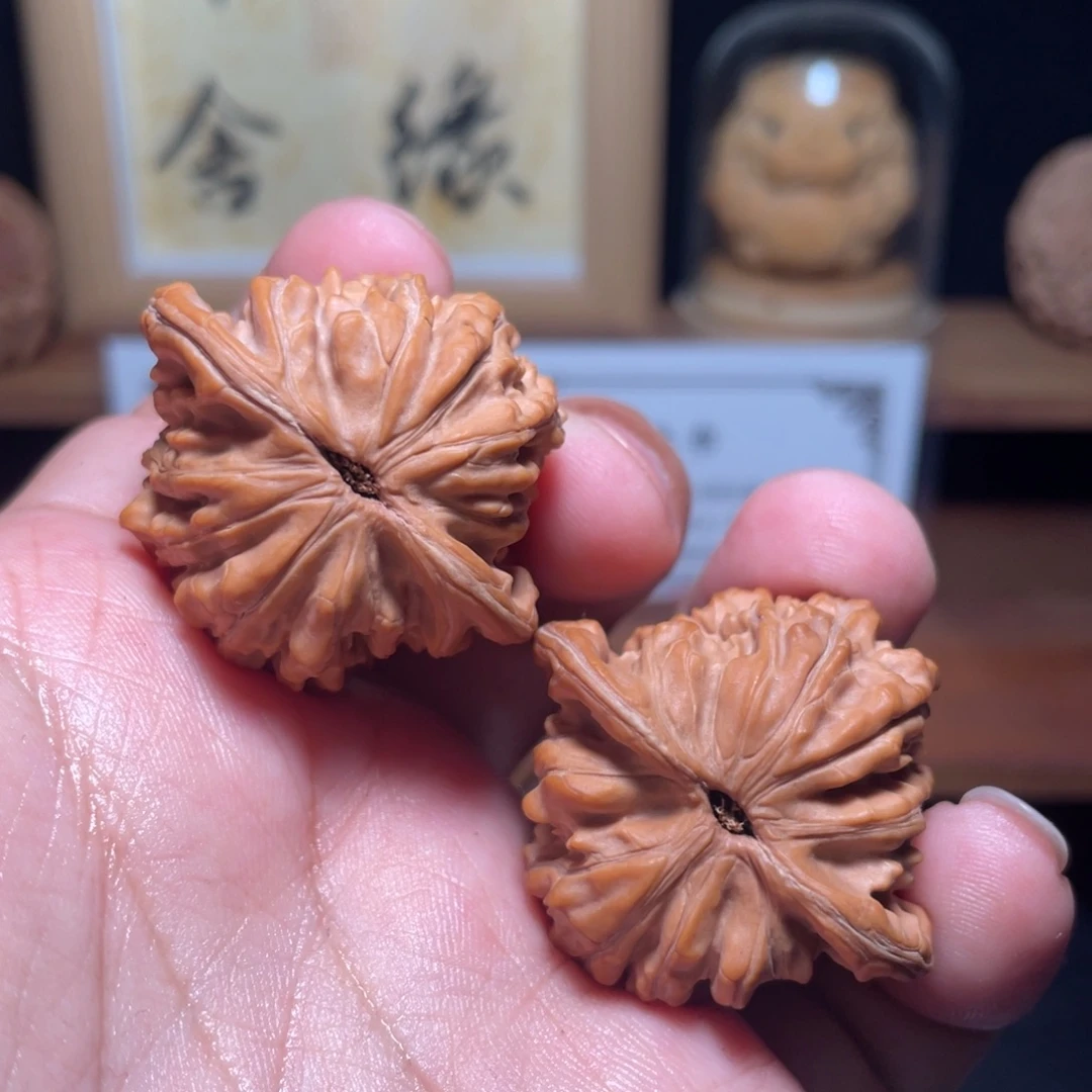 王***直把件文玩核桃汉高楼38尺
