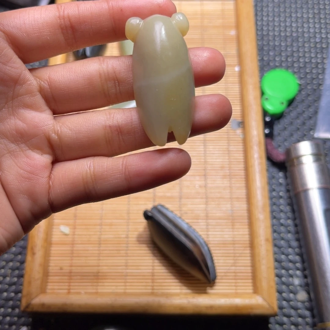 未镶嵌和田玉车挂