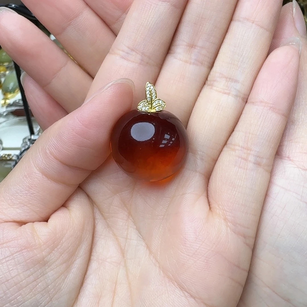 琥珀颈饰未镶嵌红蓝珀吊坠