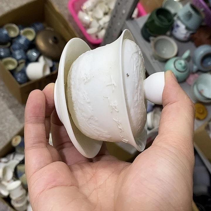 陶瓷艺术品及陶瓷壶