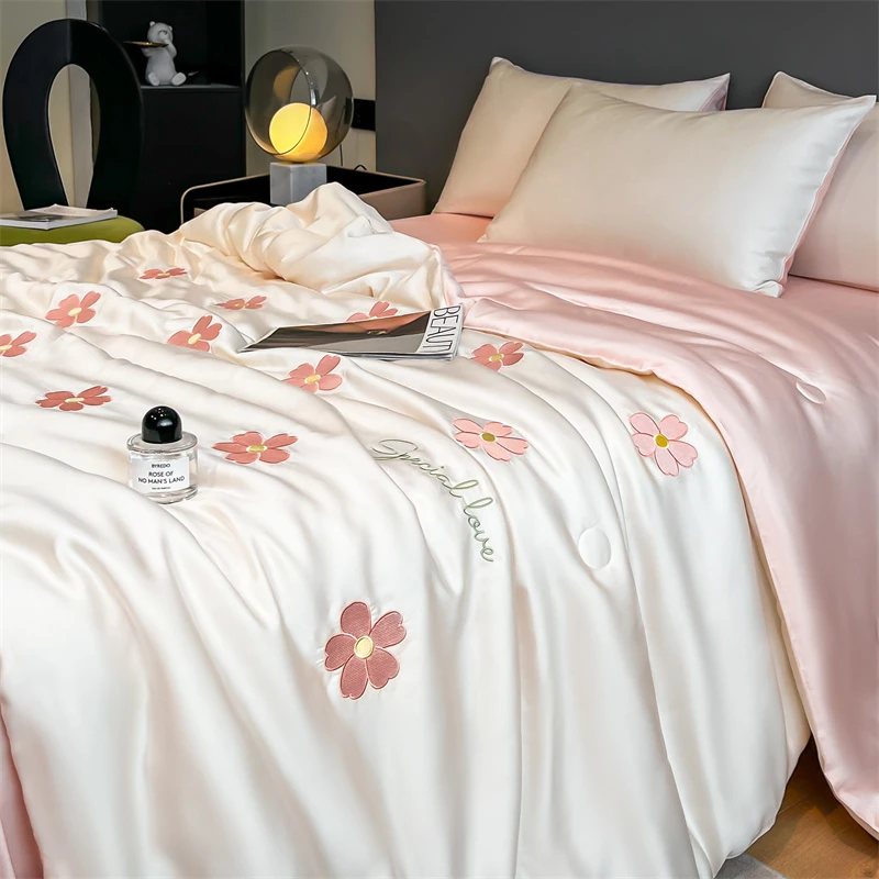 夏凉被冰丝四件套刺绣可机洗丝滑裸睡空调被床上用品薄被子夏天