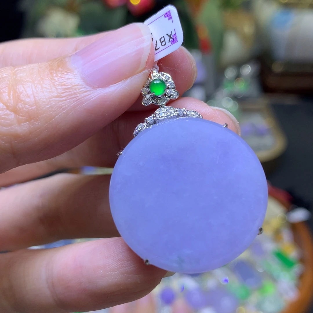 颈饰18K金镶嵌翡翠