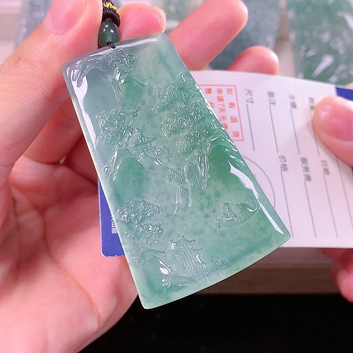 翡翠未镶嵌颈饰翡翠