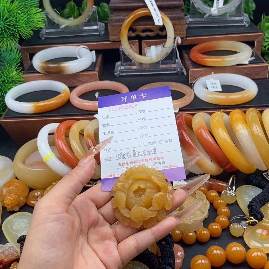 石英质玉（黄龙玉）未镶嵌颈饰33398