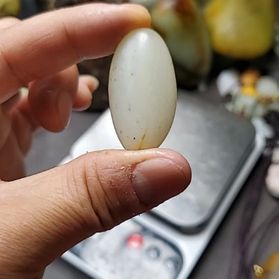 和田玉未镶嵌把件