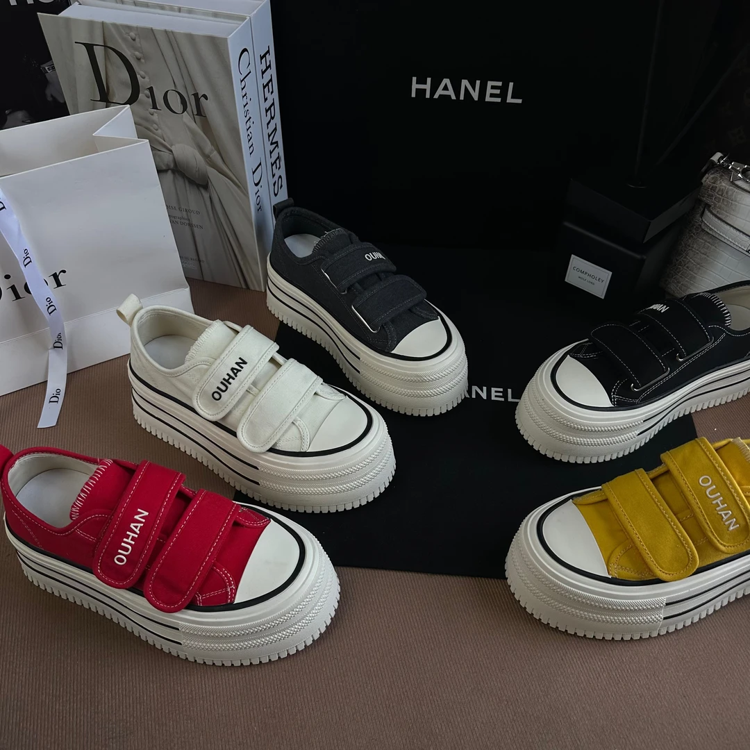 L玲L哒~2025新款 欧洲站经典款圆头魔术贴厚底帆布鞋简约休闲板鞋