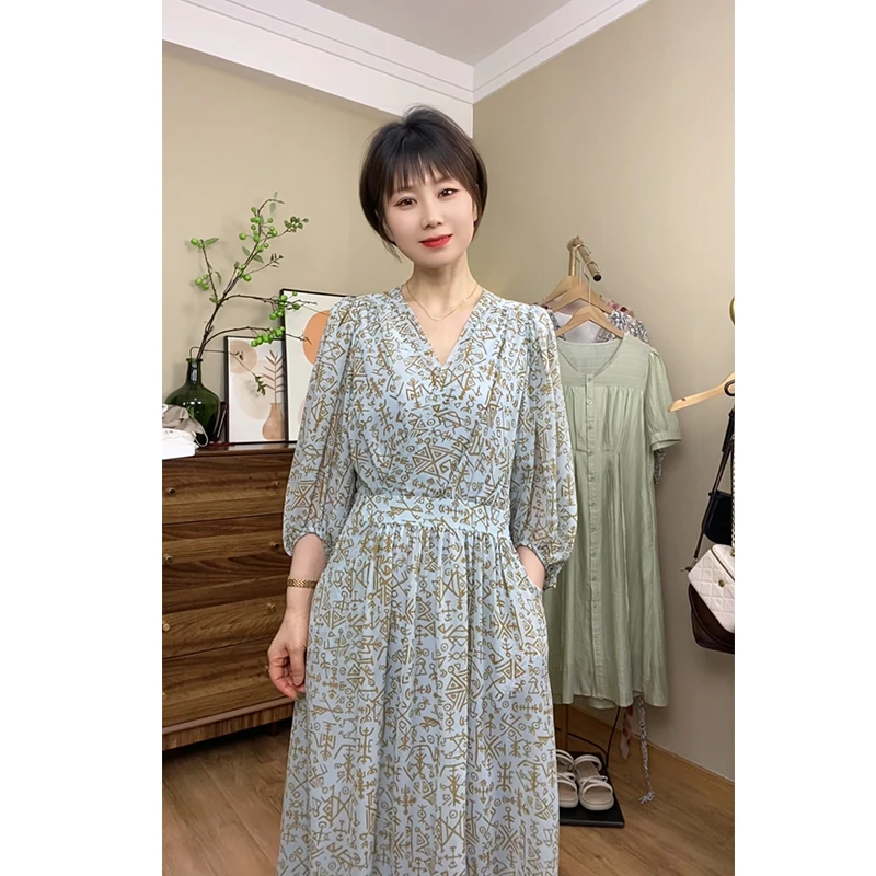 欧若风连衣裙女夏新款V领灯笼袖遮肉显瘦气质中长裙