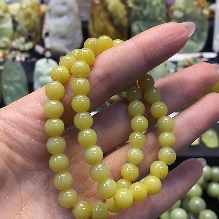 沈****蛇纹石玉未镶嵌颈饰