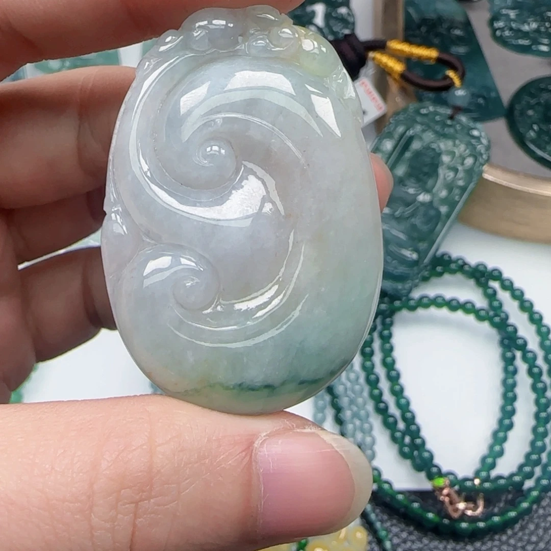翡翠未镶嵌颈饰01