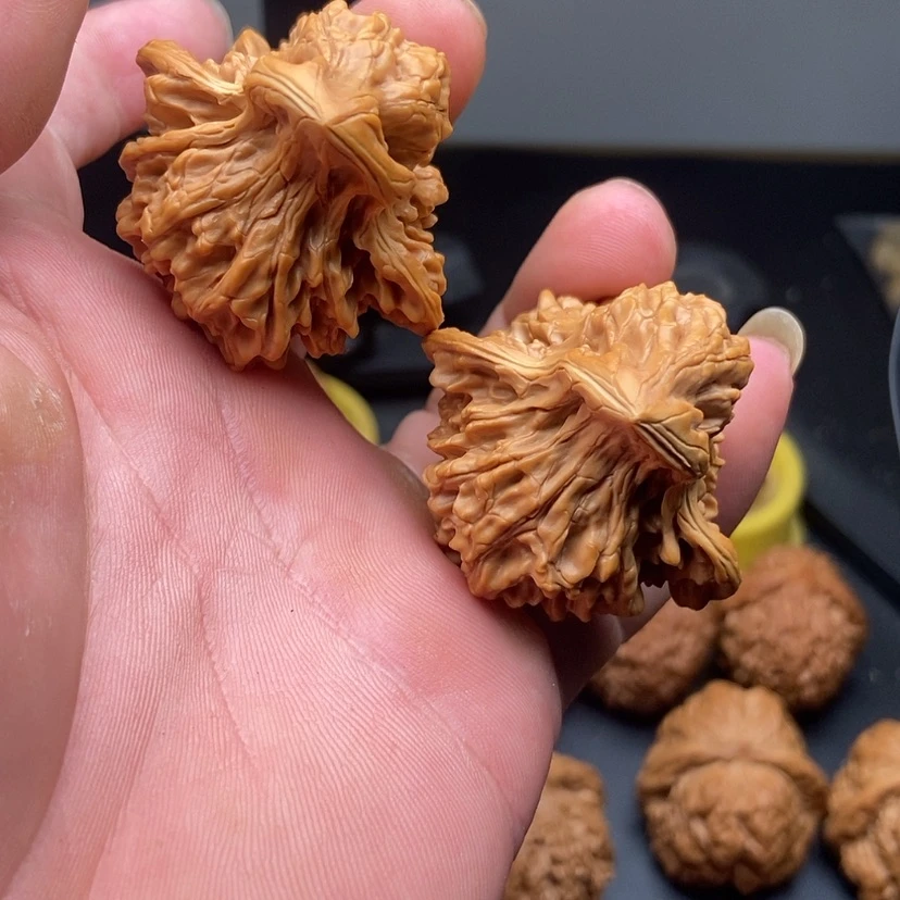 【闪购商品】桃核把件+****8比翼双飞