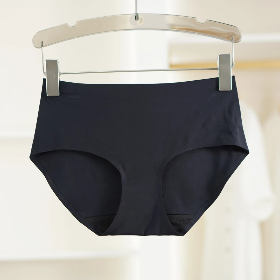 麦迪尚品【李】5050313轻薄舒适内裤休闲短裤女士商场同款