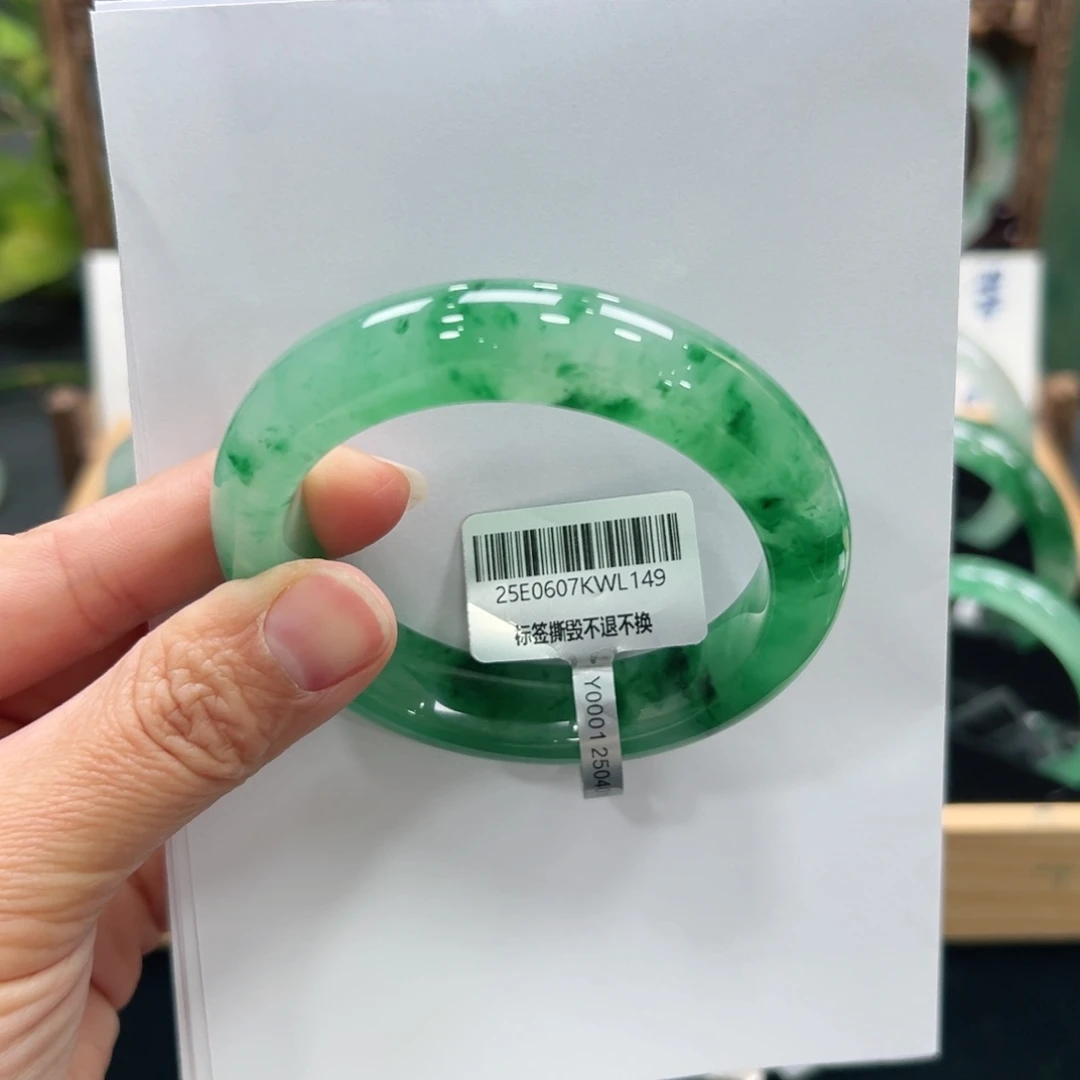 石英质玉未镶嵌手镯➕佳佳56