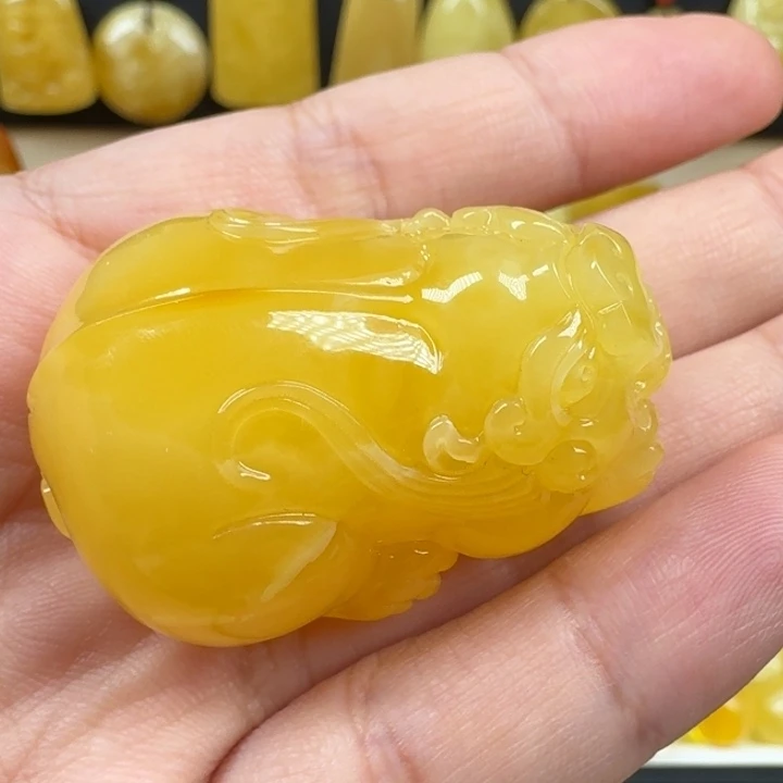 蜜蜡未镶嵌珠宝奇石