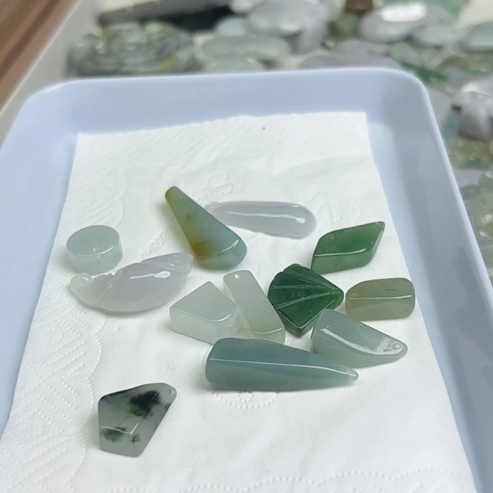 北***馨翡翠未镶嵌颈饰天然翡翠