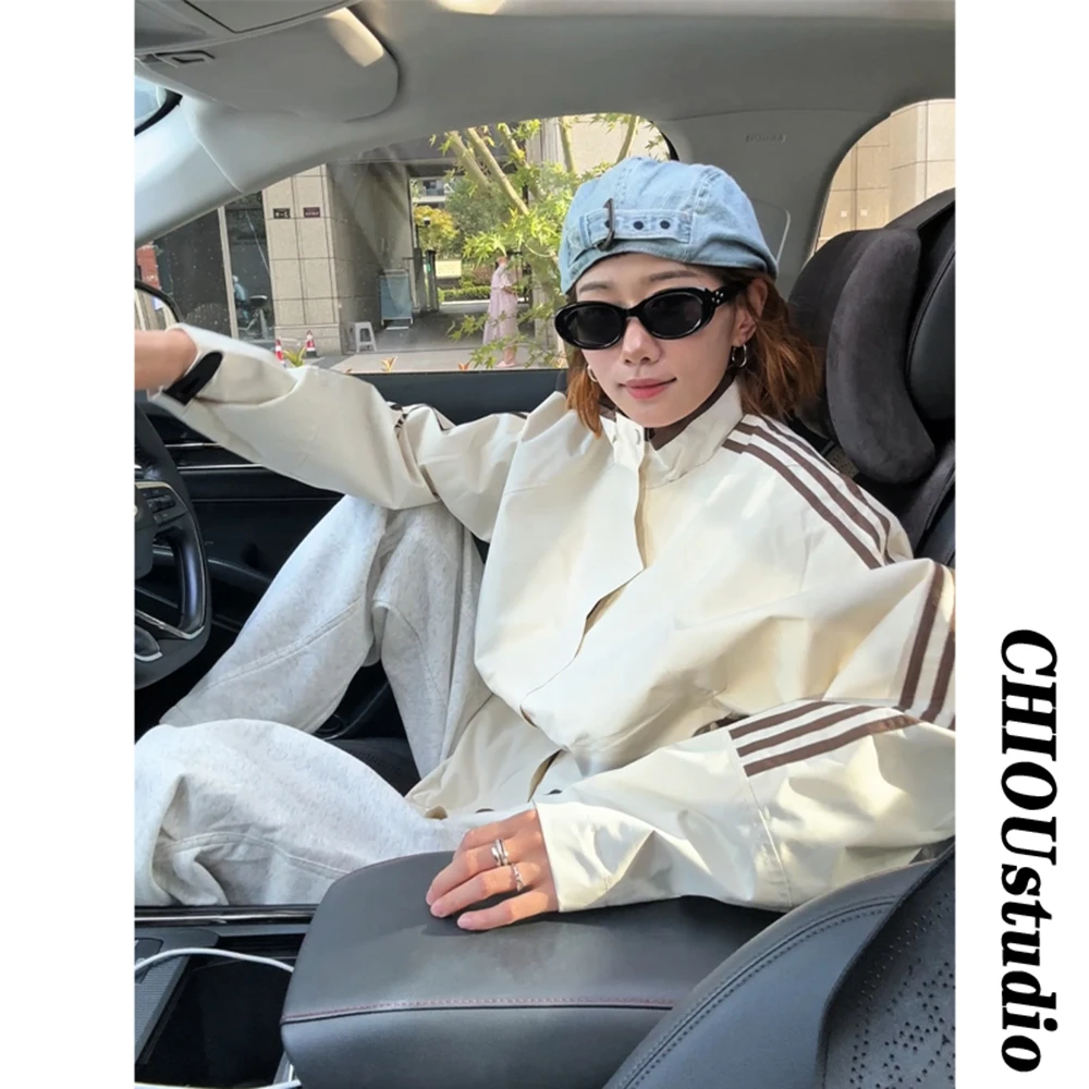 美式三条杠立领外套男秋季潮牌高级感运动夹克软壳防水条纹冲锋衣