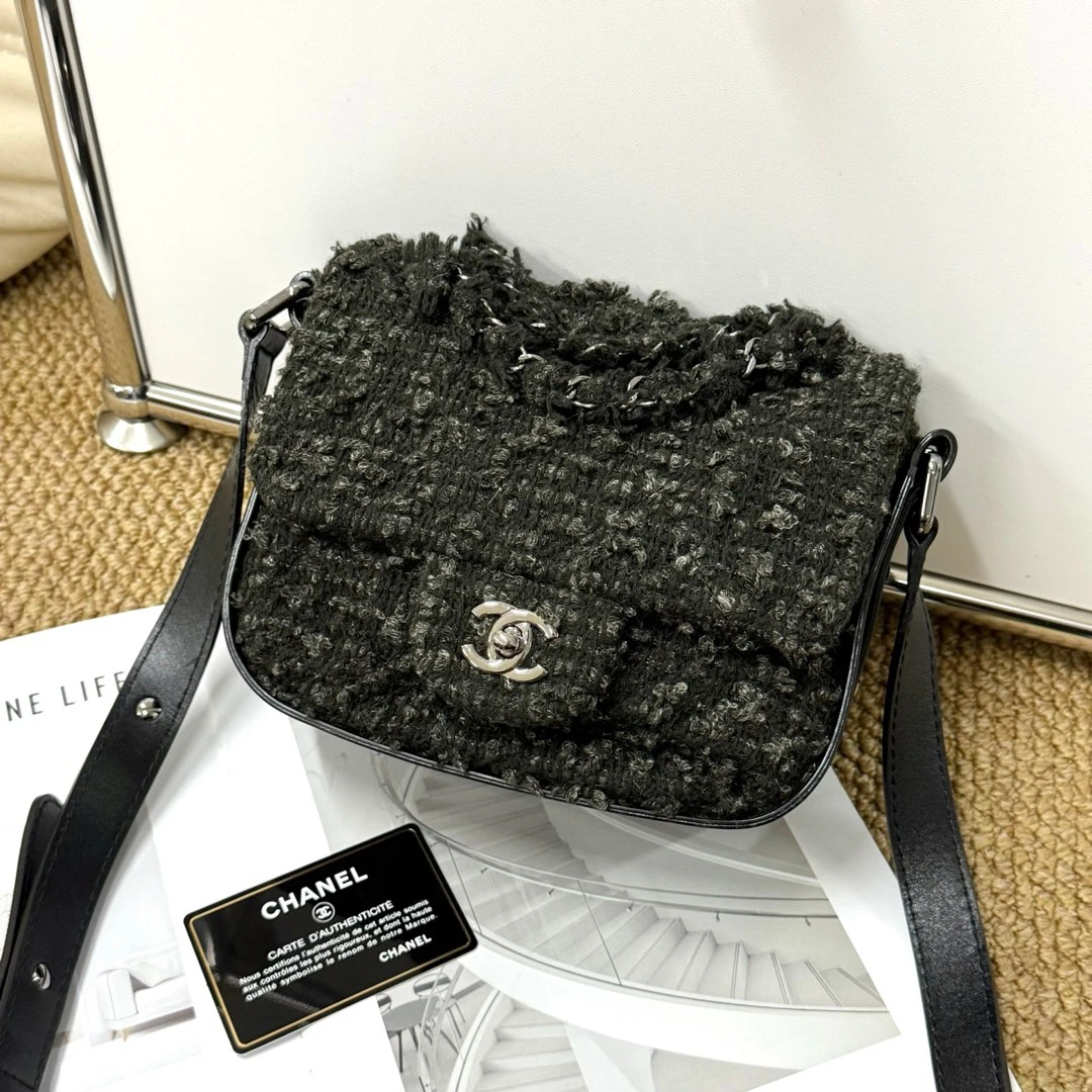 95新 Chanel/香奈儿 灰黑色 银扣 粗花毛呢拼皮 方胖子/627461390