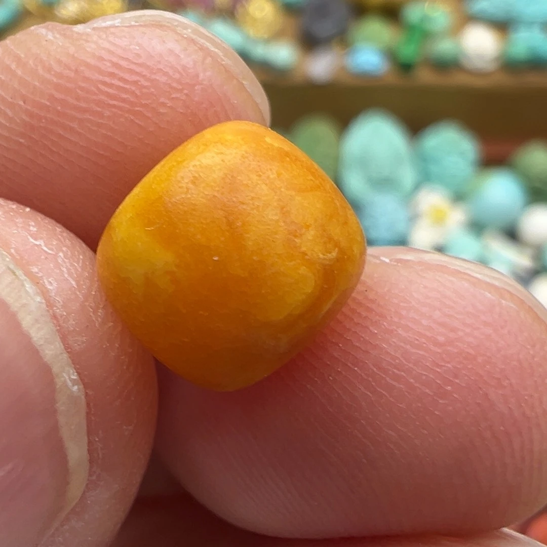 琥珀颈饰未镶嵌老型