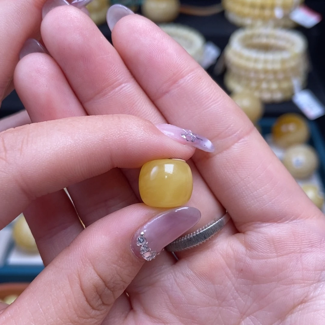 蜜蜡未镶嵌珠宝奇石12*10.5mm