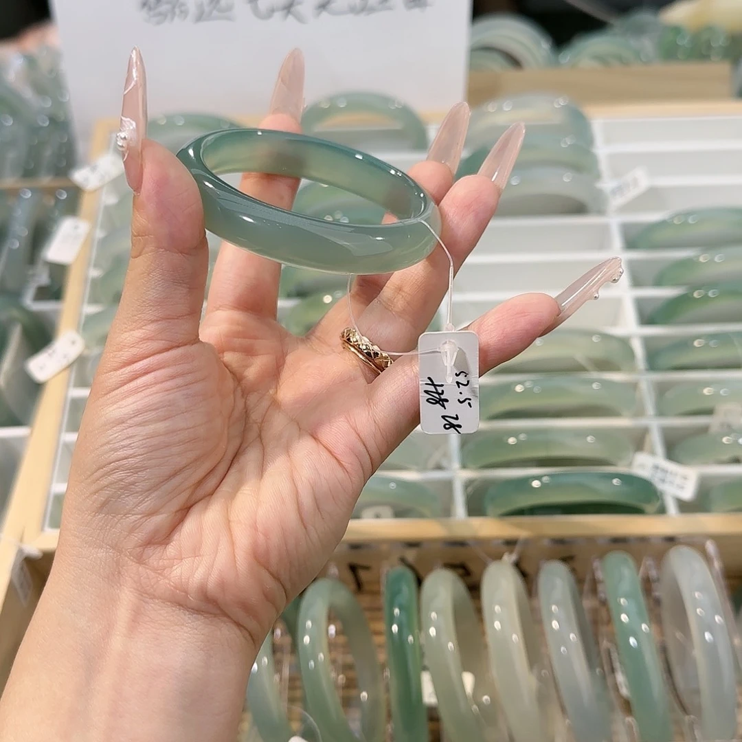 手镯玛瑙/玉髓未镶嵌圈口52.5