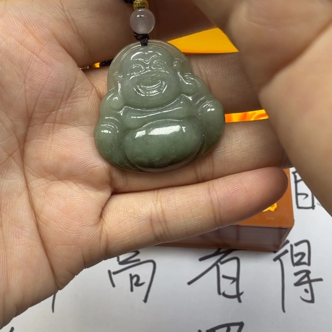 翡翠未镶嵌颈饰。。