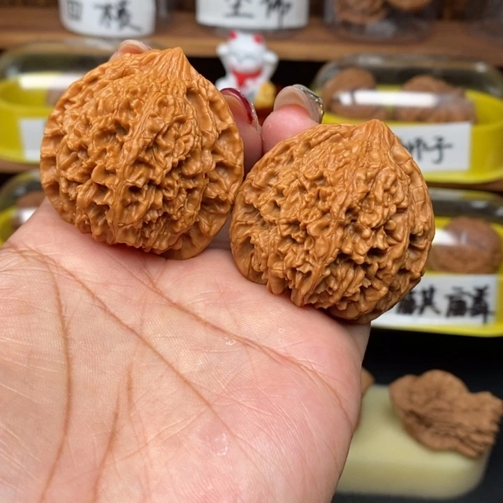 文玩核桃吊坠传***踢43全品满天星