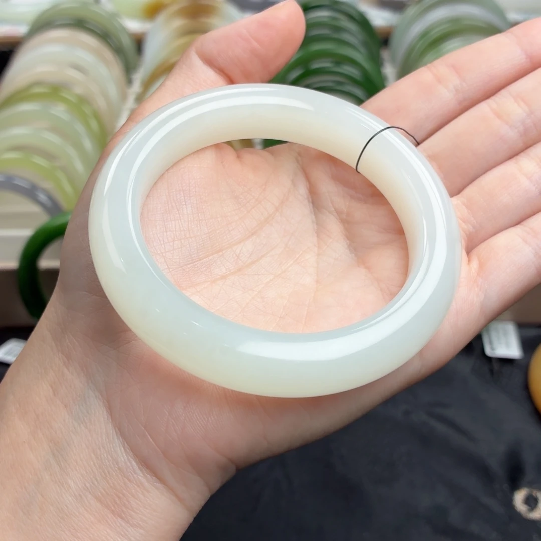 和田玉未镶嵌手镯-冰白一细料93号