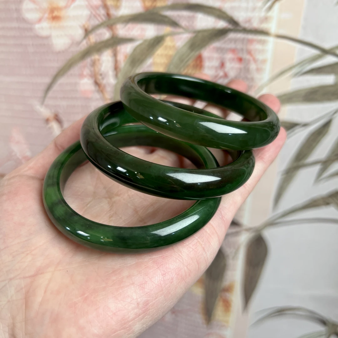 俄罗斯碧玉带红皮手镯和田玉碧玉手镯多样性拍一发一