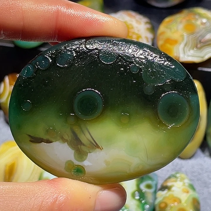 玛瑙/玉髓未镶嵌珠宝奇石