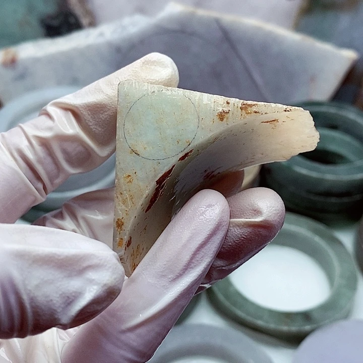 翡翠颈饰未镶嵌缅甸翡翠A货边角