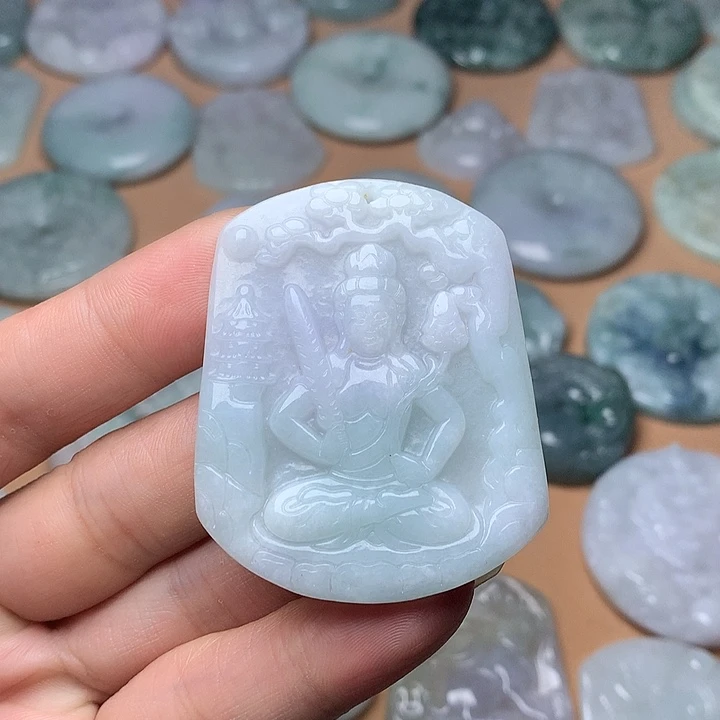 翡翠未镶嵌颈饰虚空