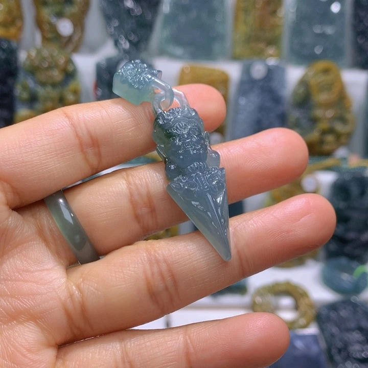 吊坠(不含链)未镶嵌翡翠