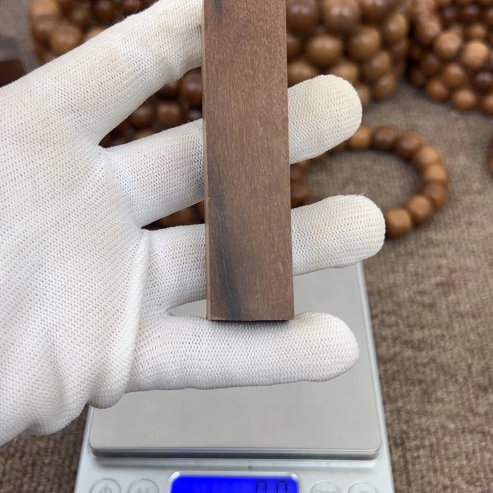 無***、木老山檀香瑕疵。。。。。。。。。。。。。。