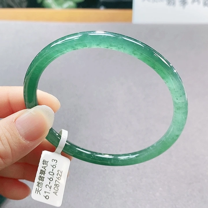 【闪购商品】翡翠手镯（圆镯）未镶嵌
