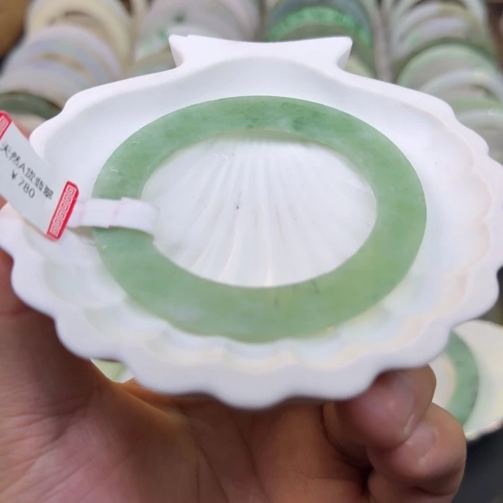 定制翡翠未镶嵌52-57冰种甜果绿  6