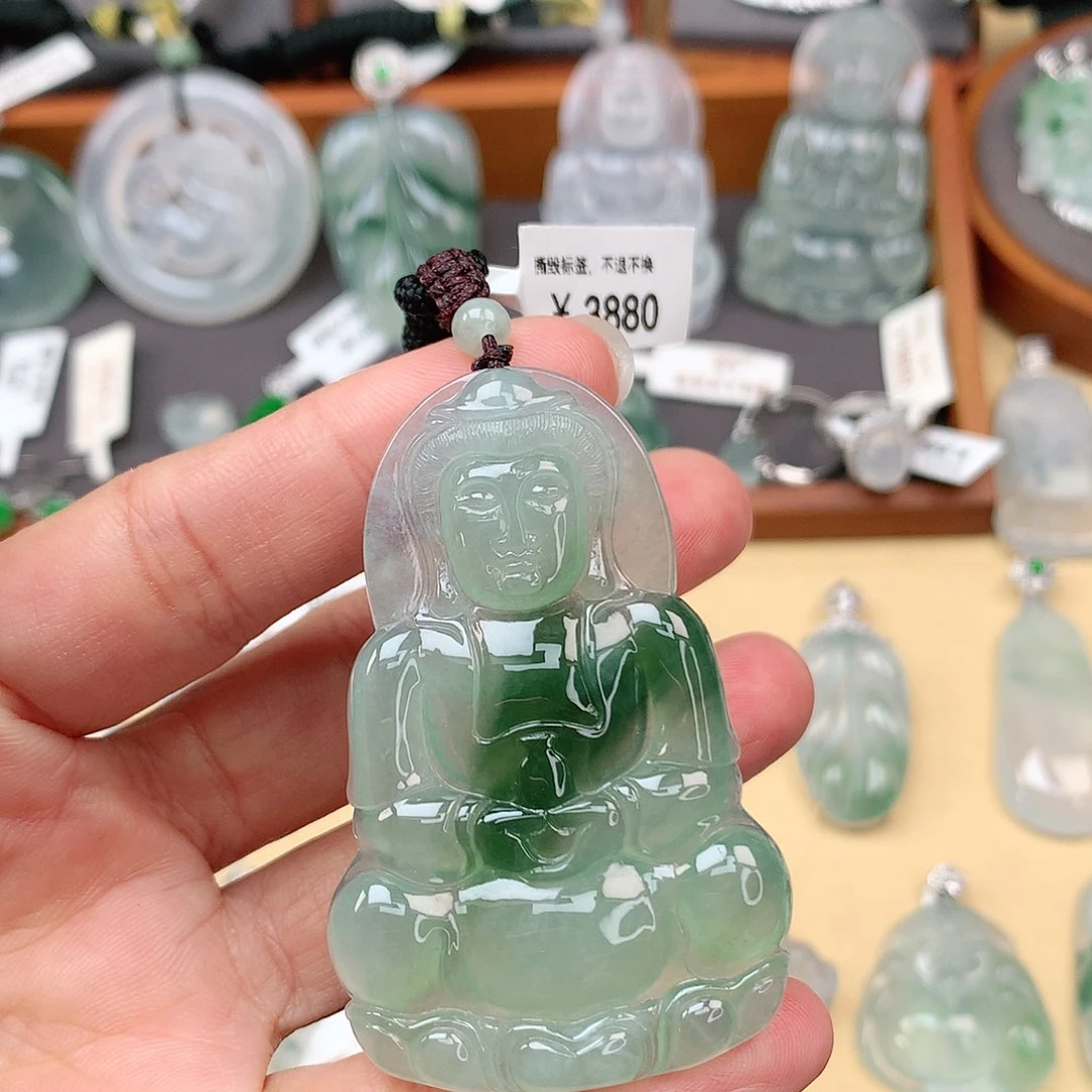 翡翠颈饰未镶嵌观音