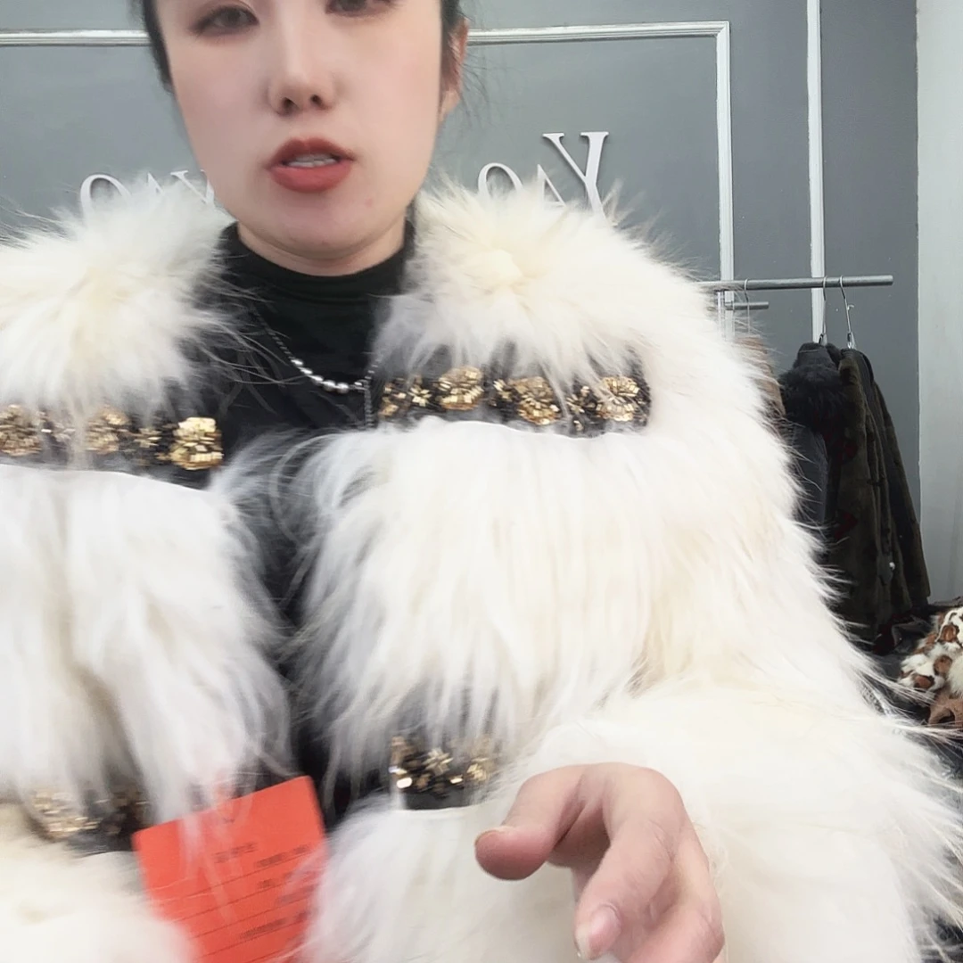 姚小妖家高端皮草