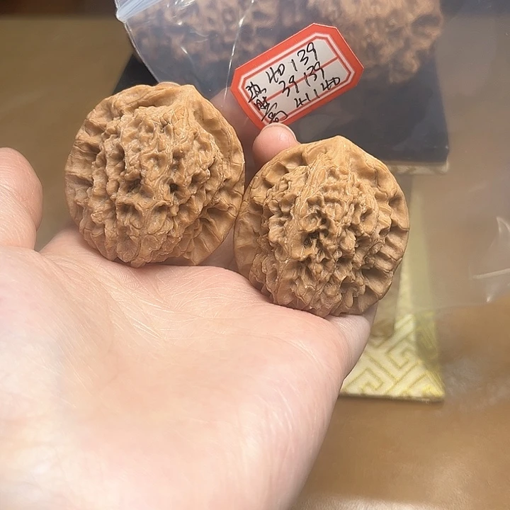 把件文玩核桃抽***熊非嫁接马老四