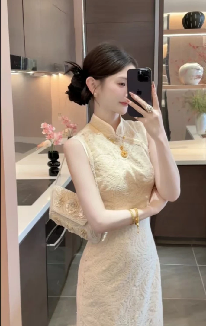 【白莲】2025新款新中式复古蕾丝立领修身旗袍预