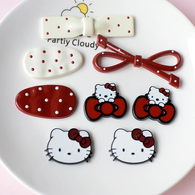 miu风红白配色hellokitty洞洞鞋鞋花鞋扣波点蝴蝶结装饰高颜值