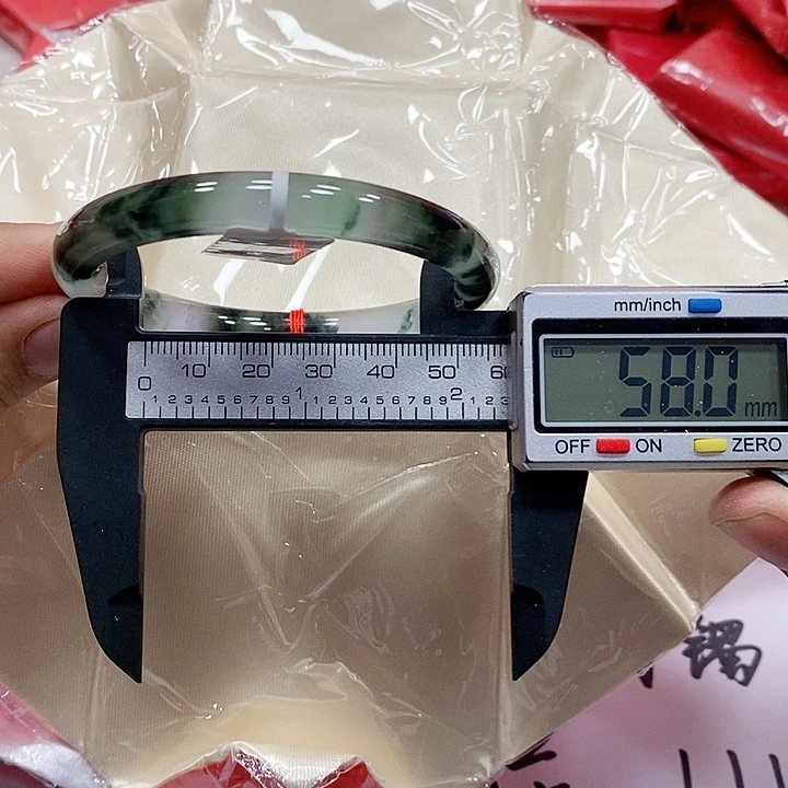 翡翠手镯未镶嵌211