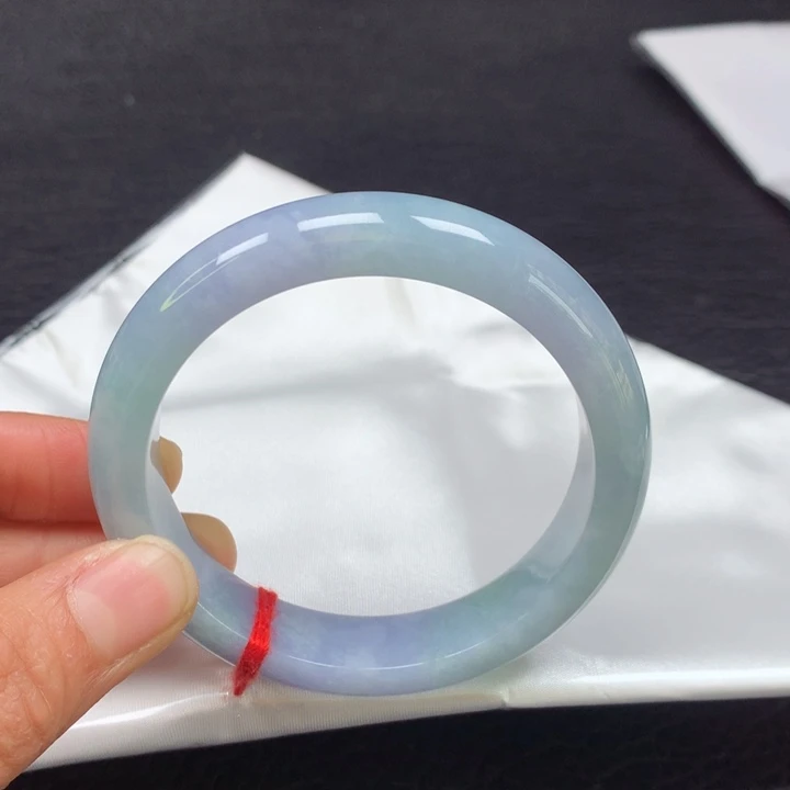 翡翠手镯未镶嵌56圈